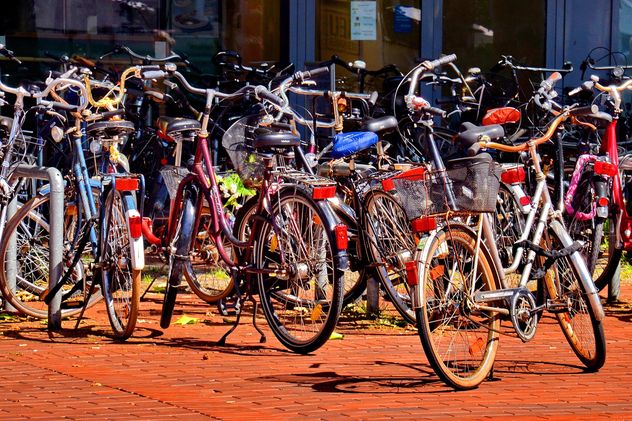 Bicycles on parking - image gratuit #330313 