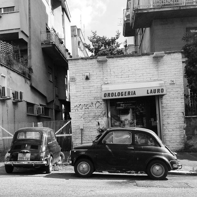 Two old Fiat 500 cars - image gratuit #331183 