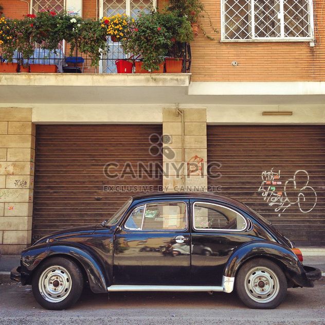 Black Volkswagen beetle - image gratuit #331333 