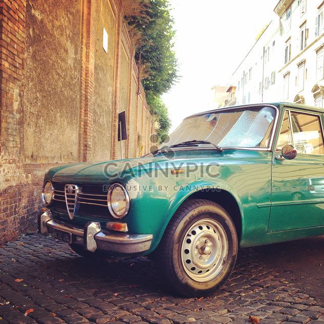 Green Alfa Romeo car - image gratuit #331493 