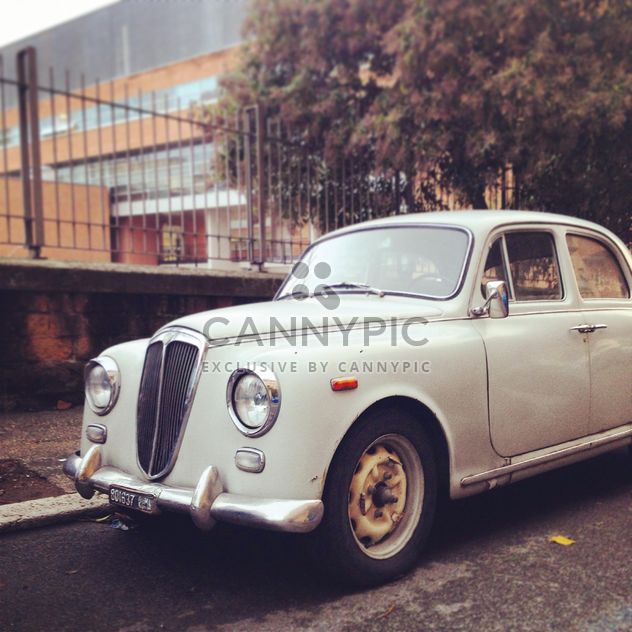 Old white Lancia car - image gratuit #331743 