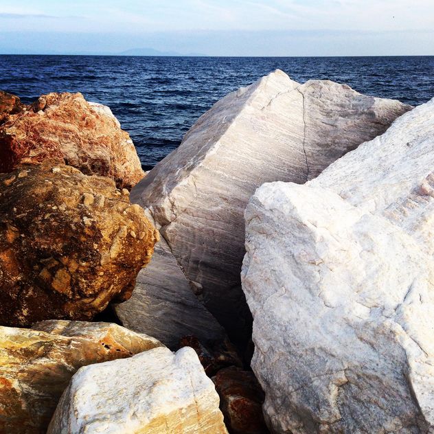 Stones on coast of sea - Free image #331773