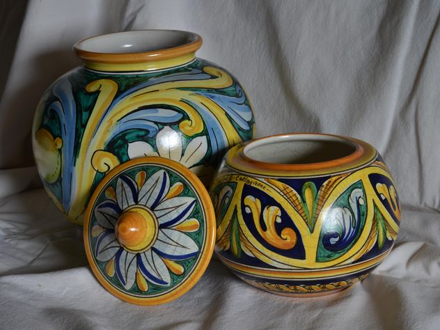 painted ceramic vases - image #333803 gratis