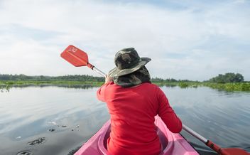 Person in kayak on river - image #341283 gratis
