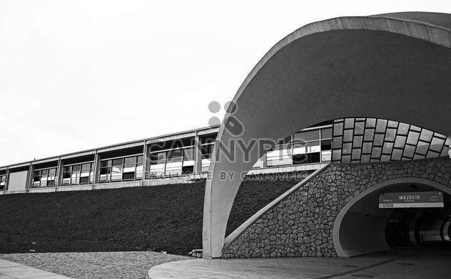 Exterior of station in Warsaw, black and white - image gratuit #348663 