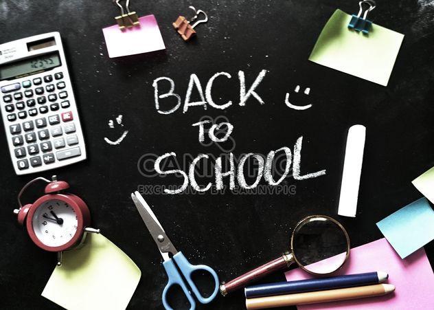 Back to school write on blackboard - image gratuit #373543 