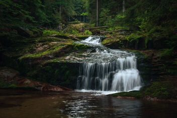 A waterfall - бесплатный image #494573