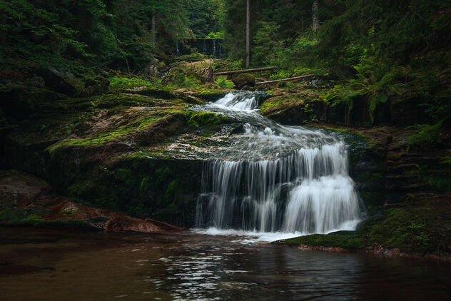 A waterfall - Kostenloses image #494573